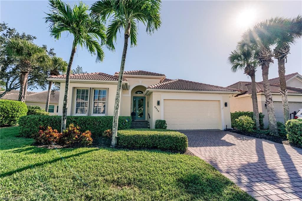 8920 Crown Colony Blvd, Fort Myers, photo 2