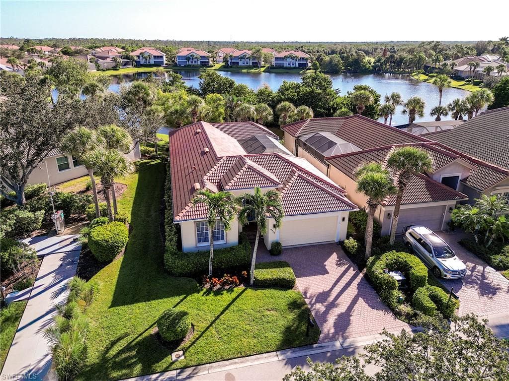 8920 Crown Colony Blvd, Fort Myers