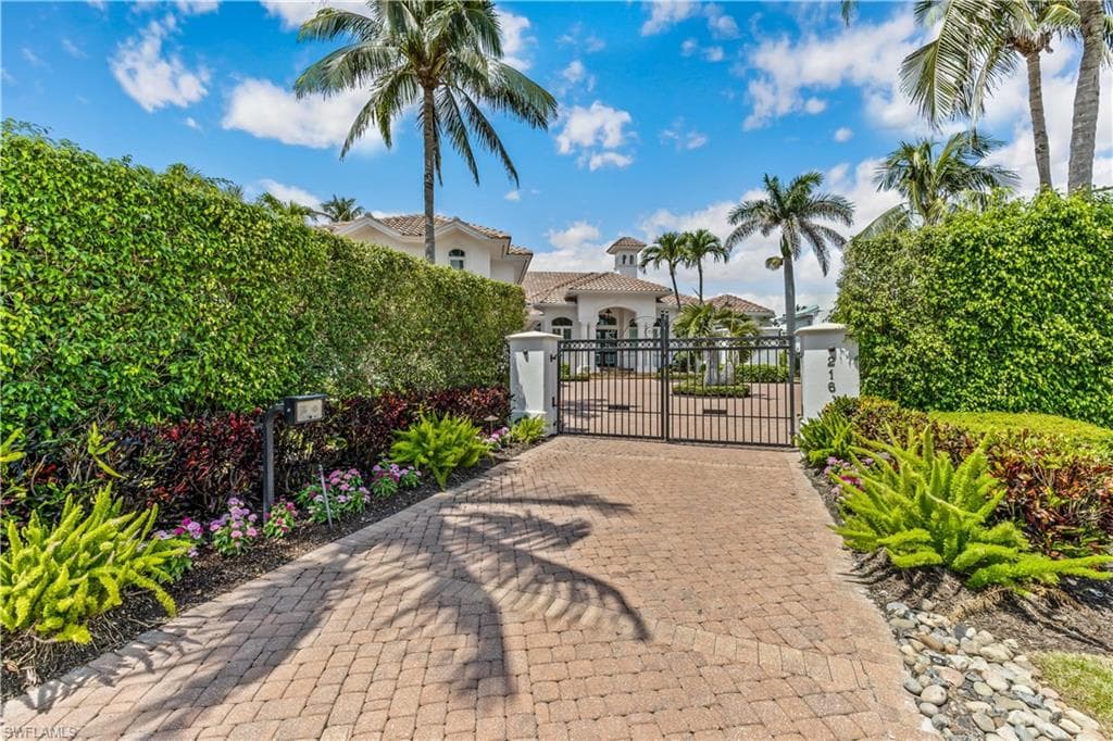 216 Spring Line Dr, Naples, photo 2