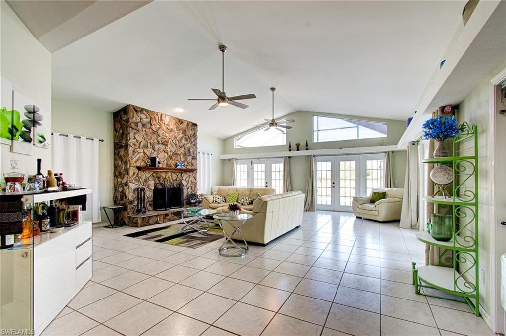4332 Country Club Blvd, Cape Coral