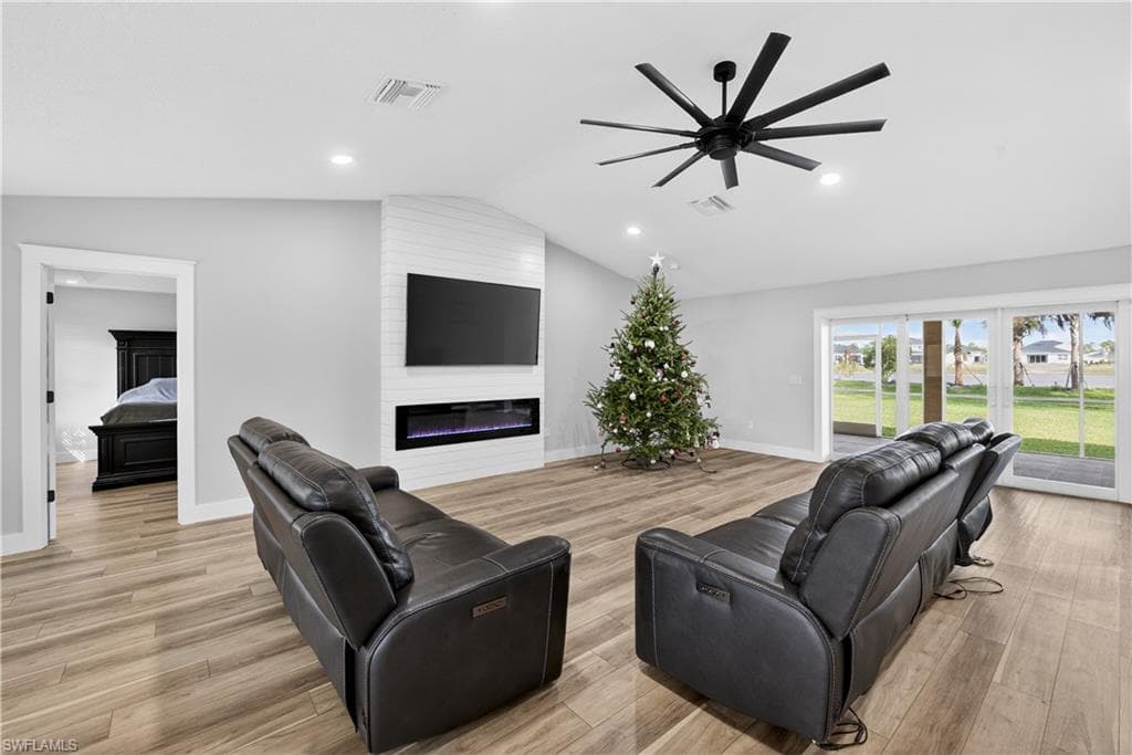 17060 Cypress Creek Dr, North Fort Myers, photo 2