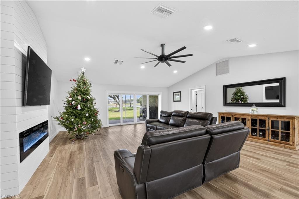 17060 Cypress Creek Dr, North Fort Myers, photo 3