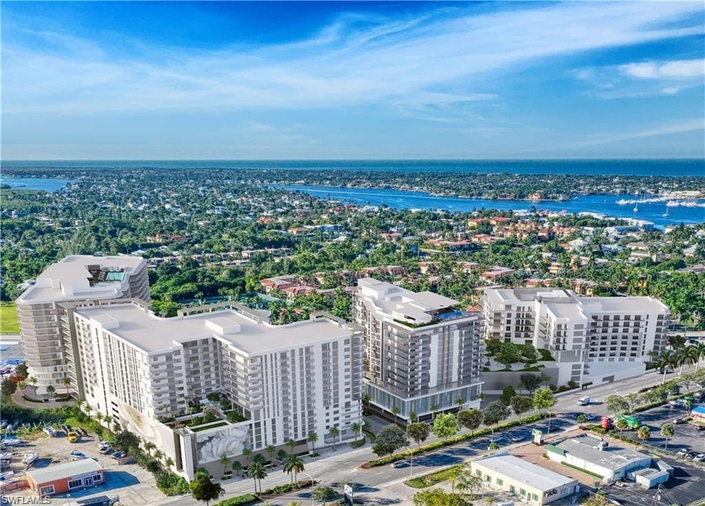 1925 Metropolitan Blvd #601, Naples