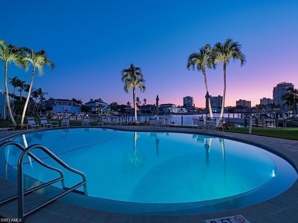 400 Park Shore Dr #102, Naples, photo 2