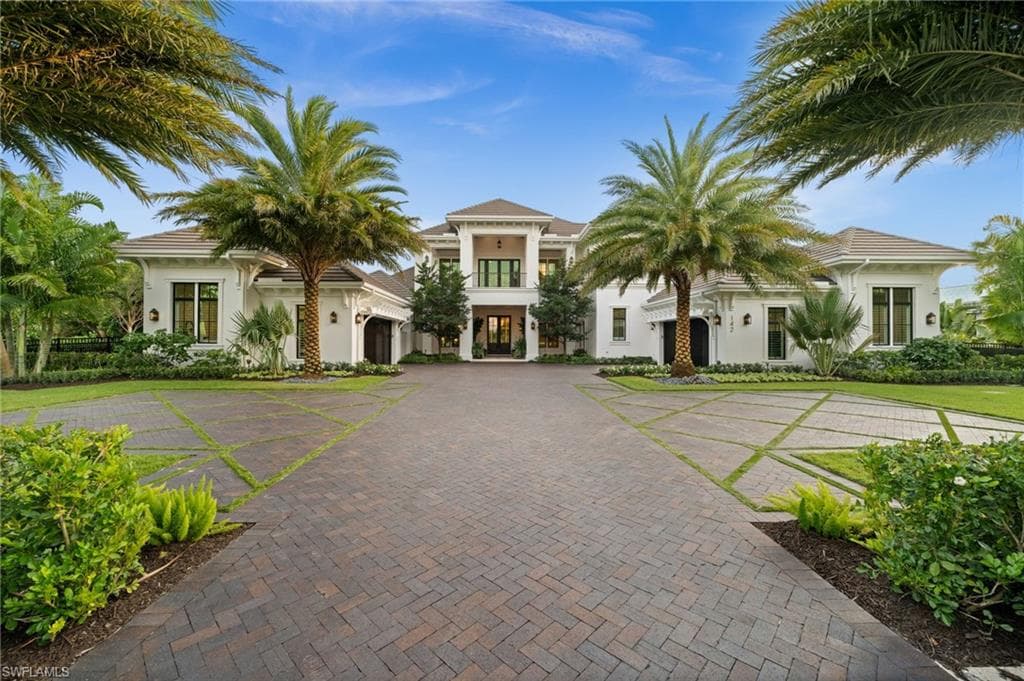 142 Eugenia Dr, Naples, photo 2