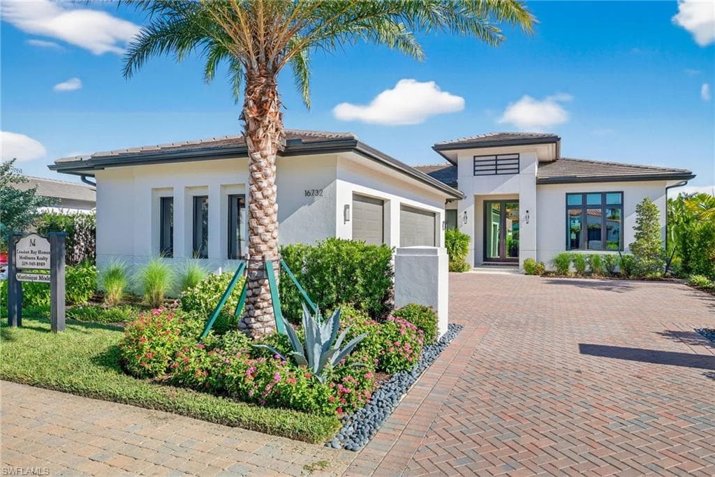 16732 Lucarno Way, Naples