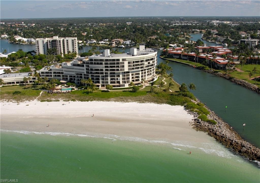 2388 Gulf Shore Blvd #204, Naples, photo 2