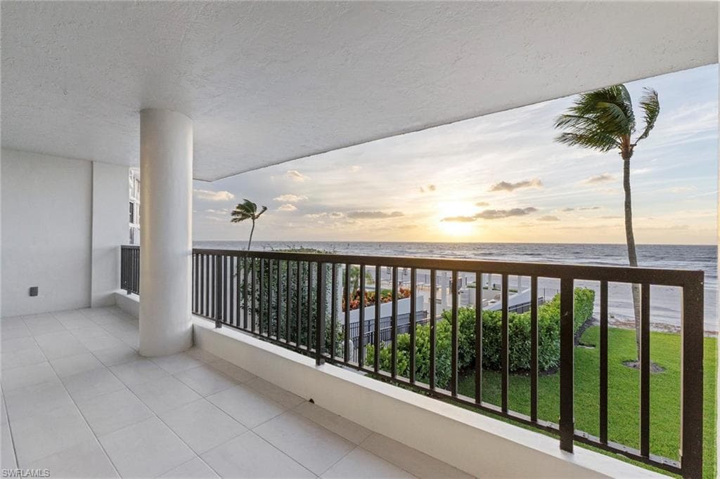 2388 Gulf Shore Blvd #204, Naples, photo 3