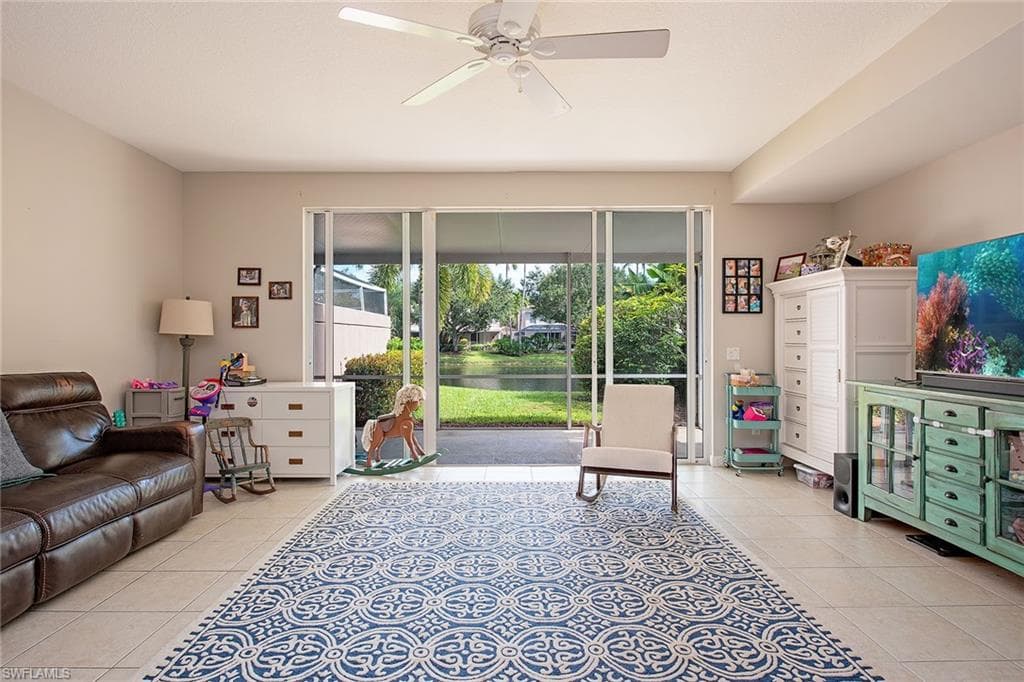 5697 Cove Cir #42, Naples, photo 2