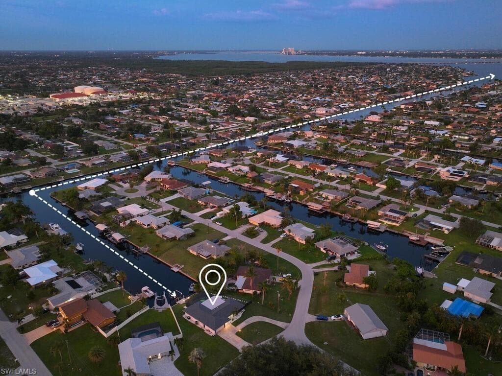 1627 29th Ter, Cape Coral, photo 2
