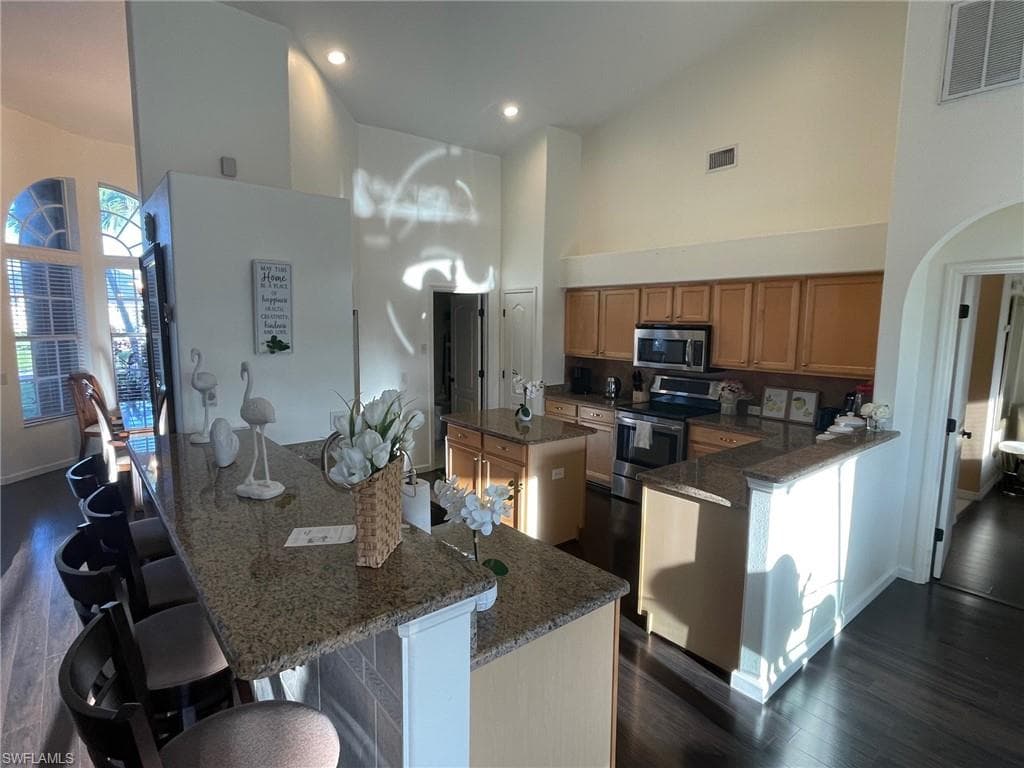 2409 17th Pl, Cape Coral, photo 3