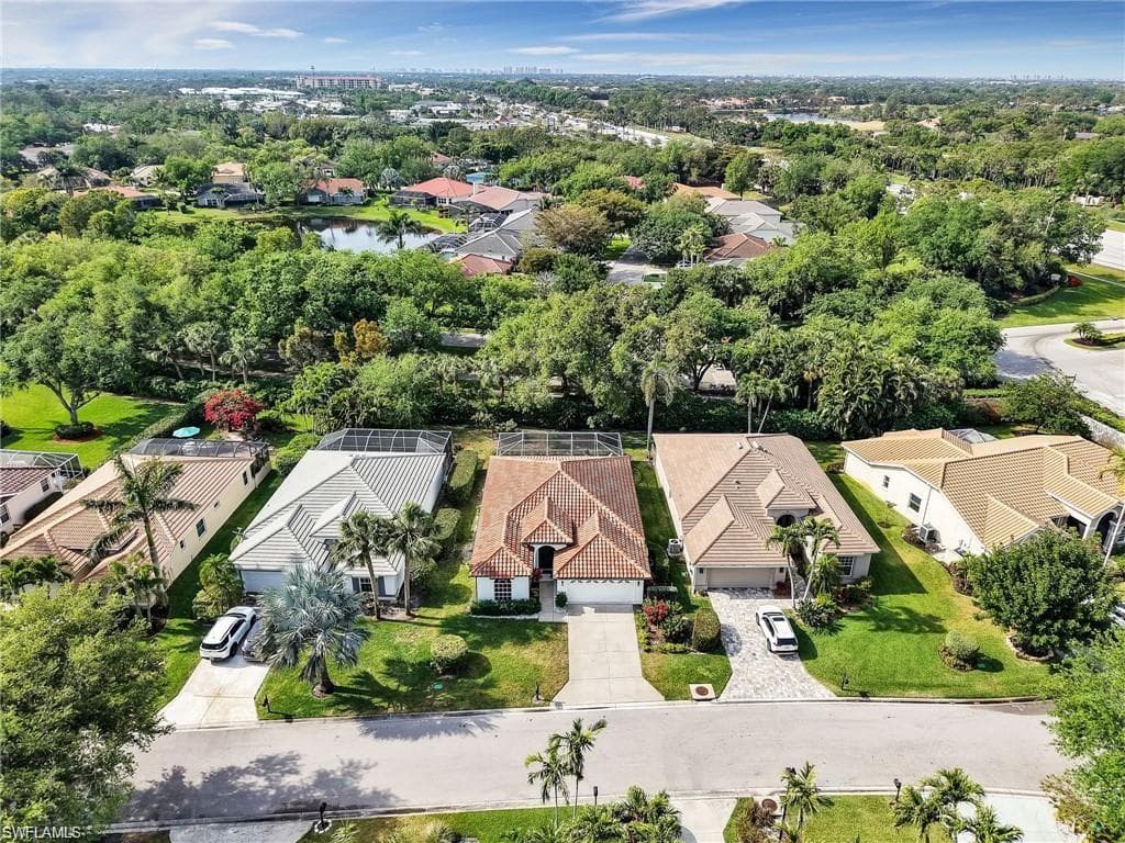 8850 Springwood Ct, Bonita Springs, photo 2