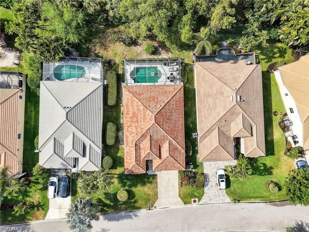 8850 Springwood Ct, Bonita Springs, photo 3