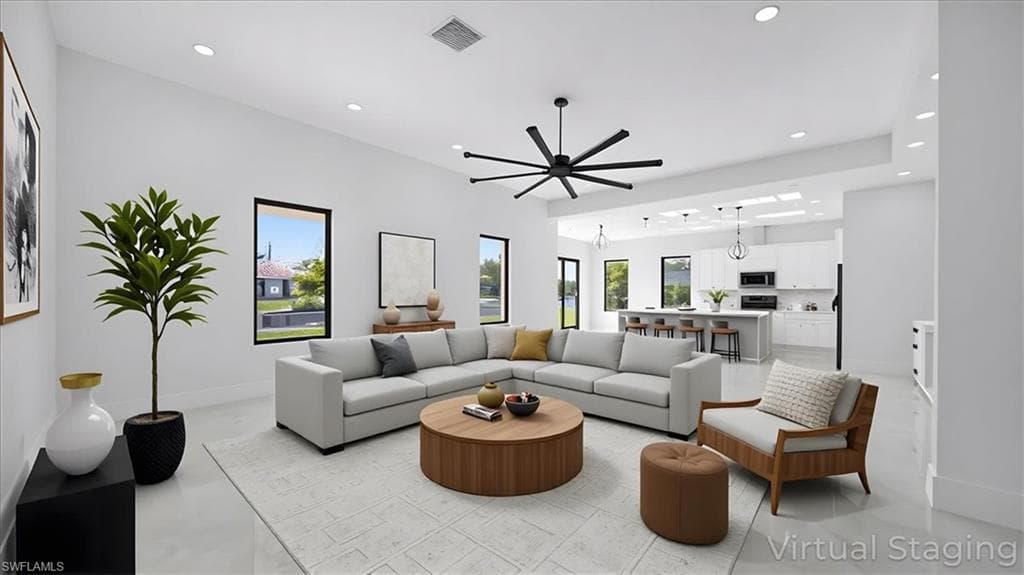 526 4th St, Cape Coral, photo 2