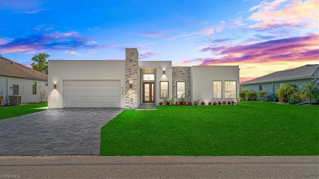 526 4th St, Cape Coral