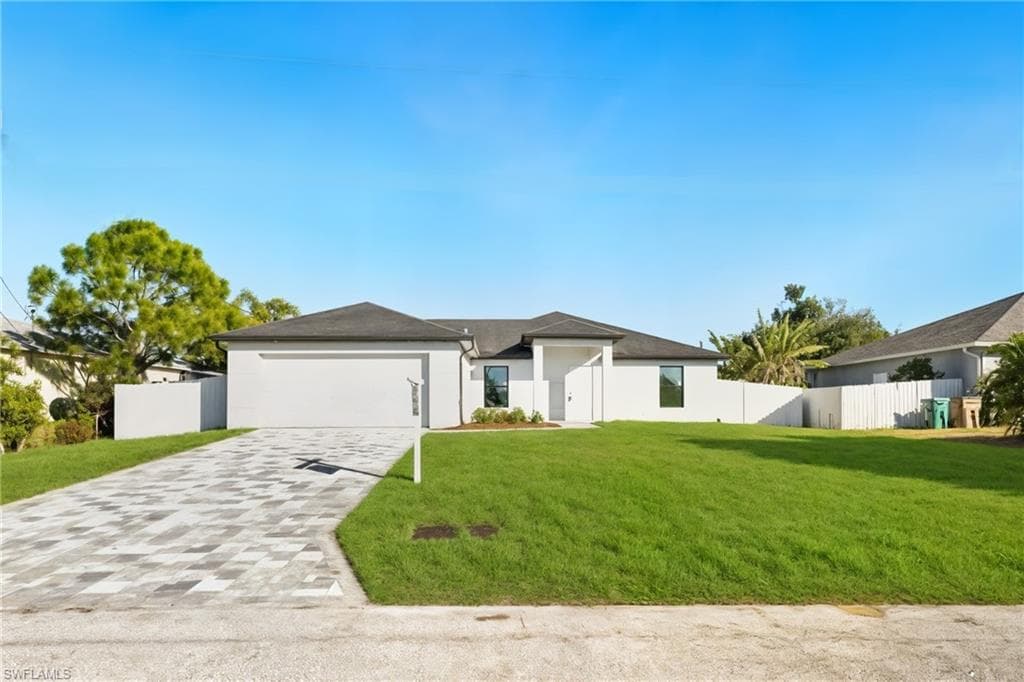 1213 22nd Pl, Cape Coral