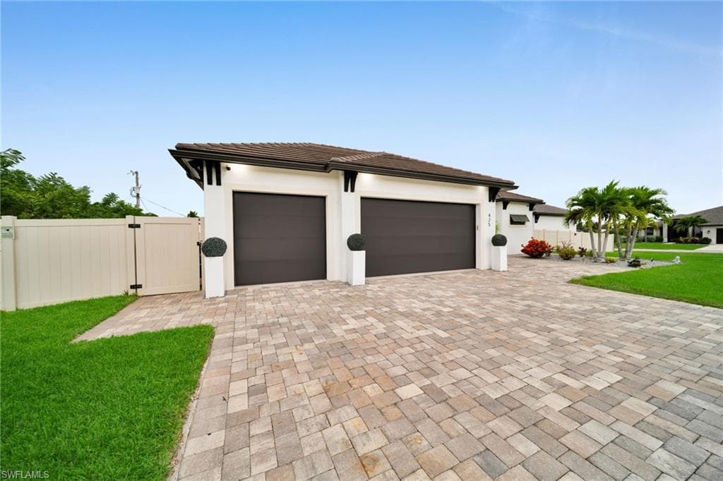 425 15th St, Cape Coral, photo 3