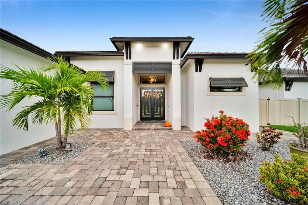 425 15th St, Cape Coral