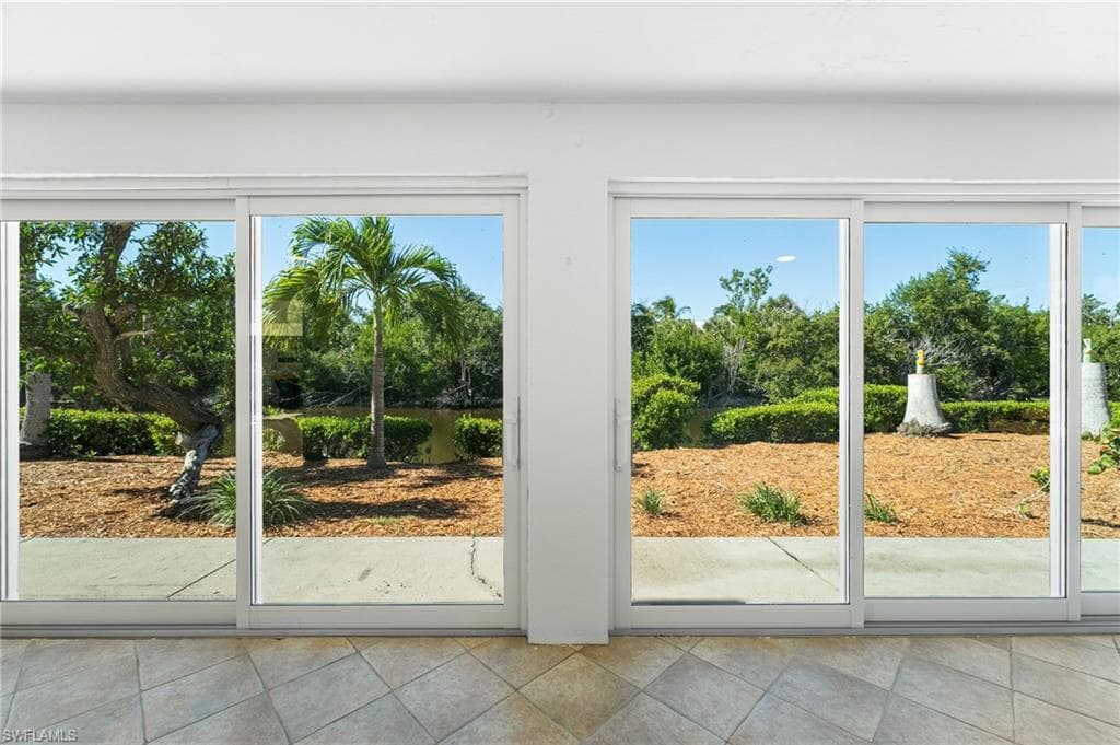 241 Violet Dr, Sanibel, photo 2