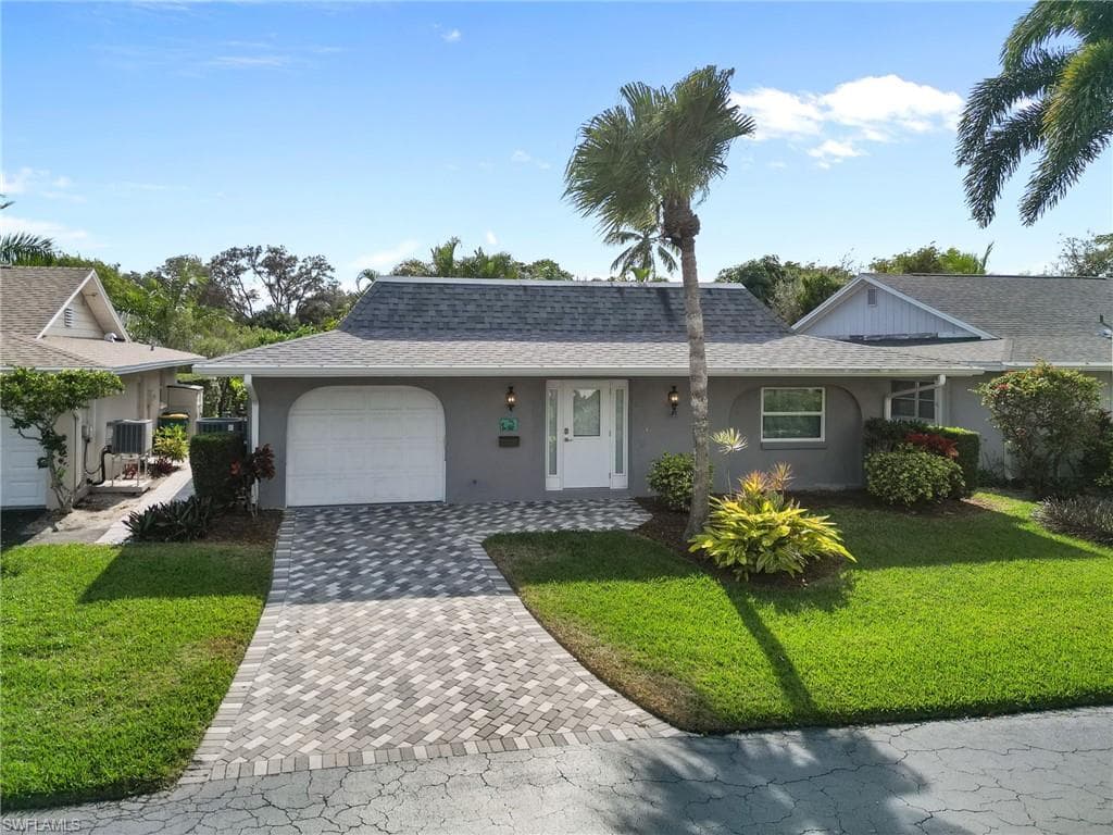 3 Crooked Ln #23, Naples