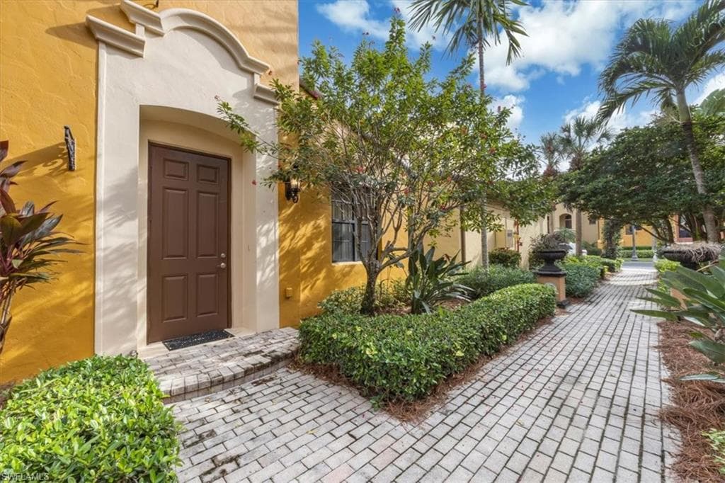 9105 Yuba Ln #7902, Naples