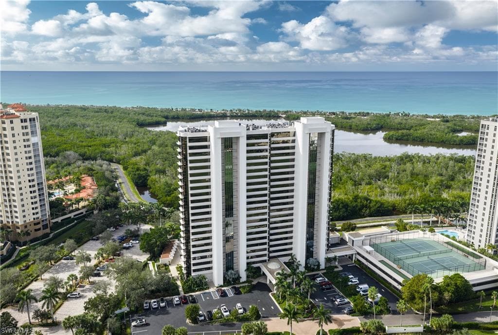 6825 Grenadier Blvd #1002, Naples