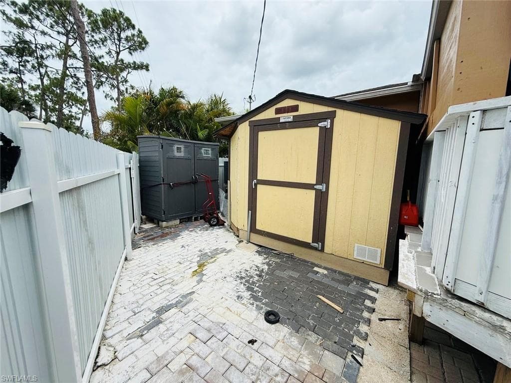 26130 Colony Rd, Bonita Springs, photo 3