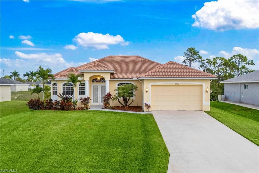 2905 22nd Pl, Cape Coral
