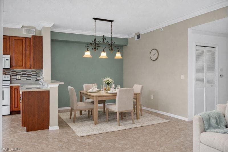 6816 Sterling Greens Pl #303, Naples, photo 2