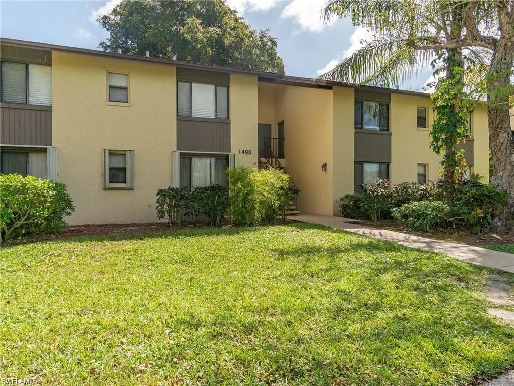 1480 Green Valley Cir #204, Naples
