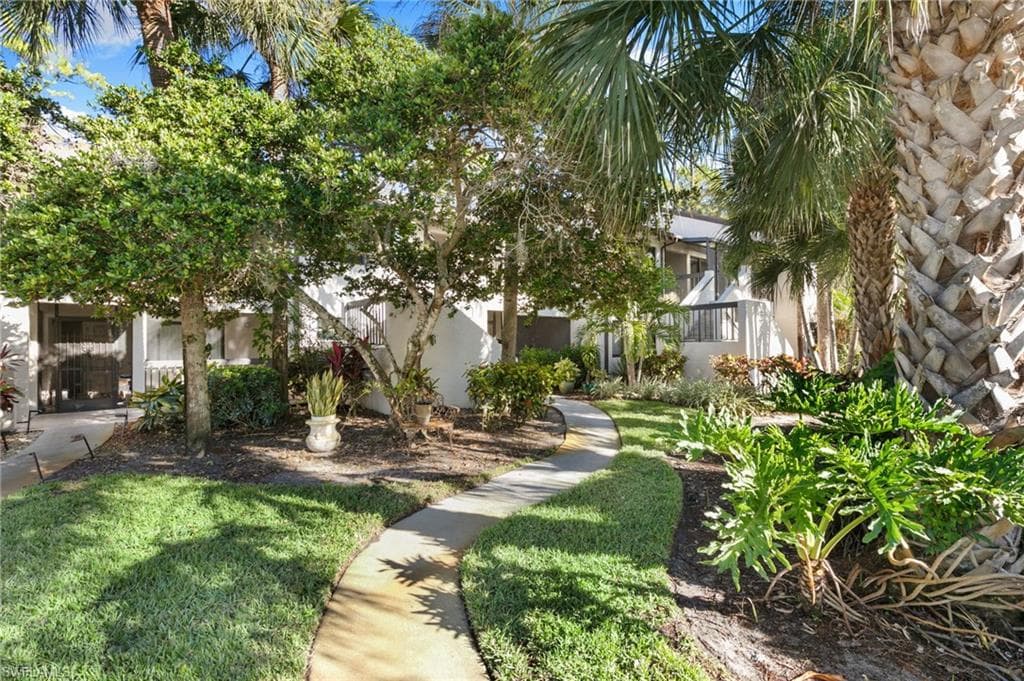 1828 Kings Lake Blvd #103, Naples, photo 3