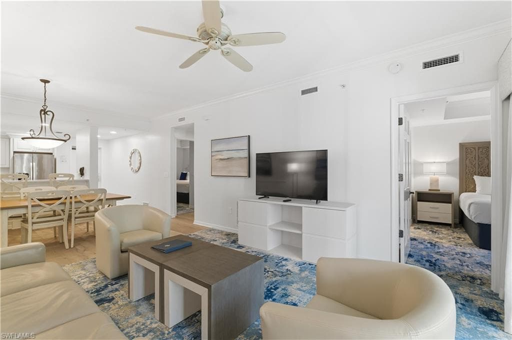 221 9th St #217, Naples, photo 2
