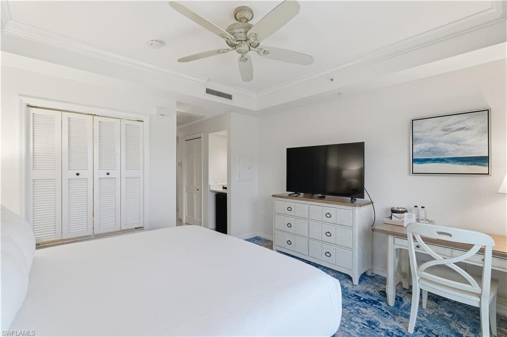 221 9th St #403, Naples, photo 3
