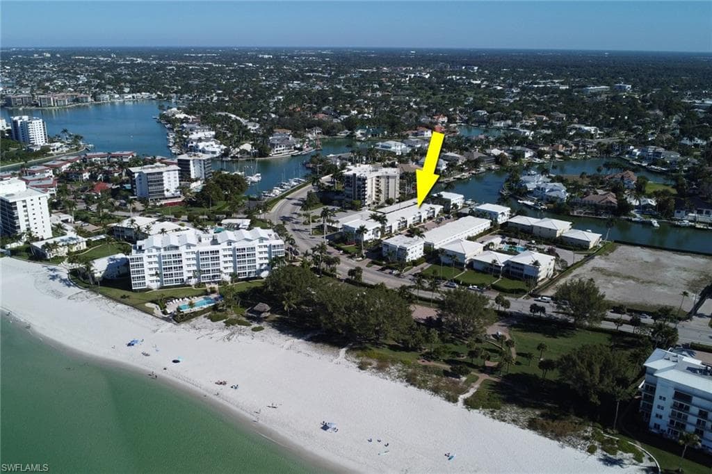 2100 Gulf Shore Blvd #113, Naples
