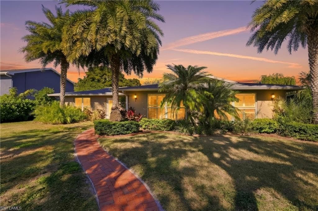 74 Aqua Ln, North Fort Myers, photo 2
