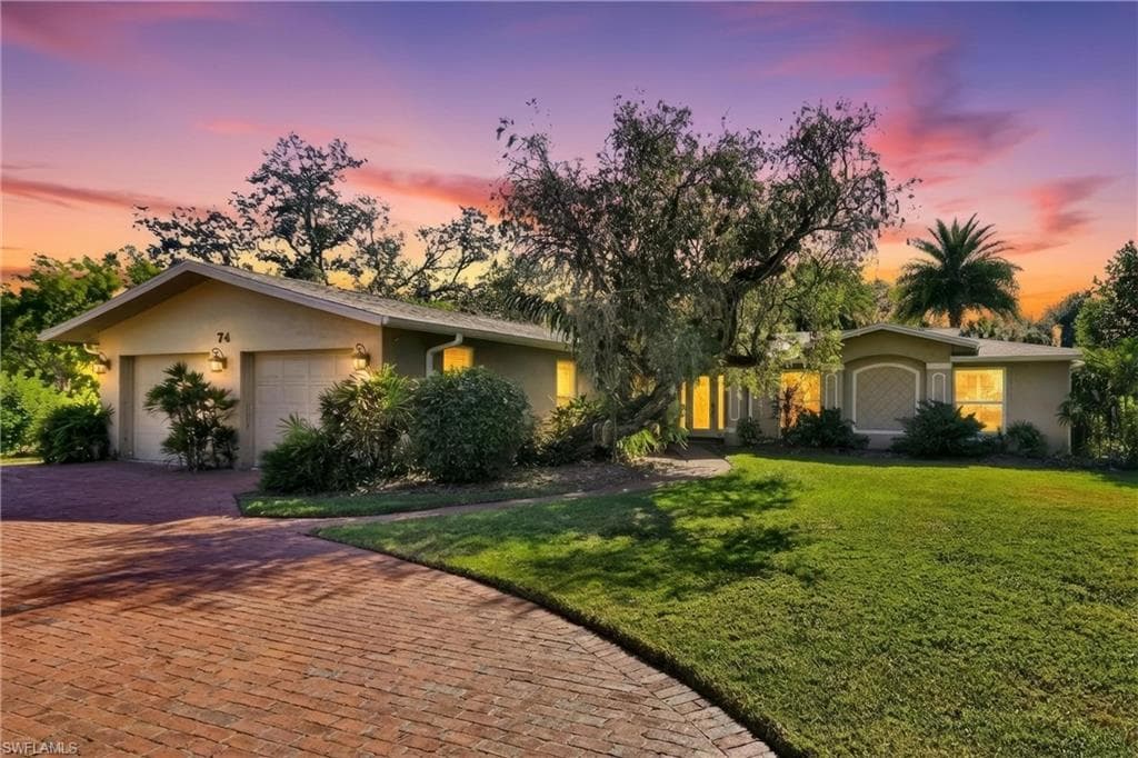 74 Aqua Ln, North Fort Myers