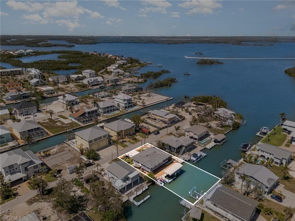240 Driftwood Ln, Fort Myers Beach, photo 2