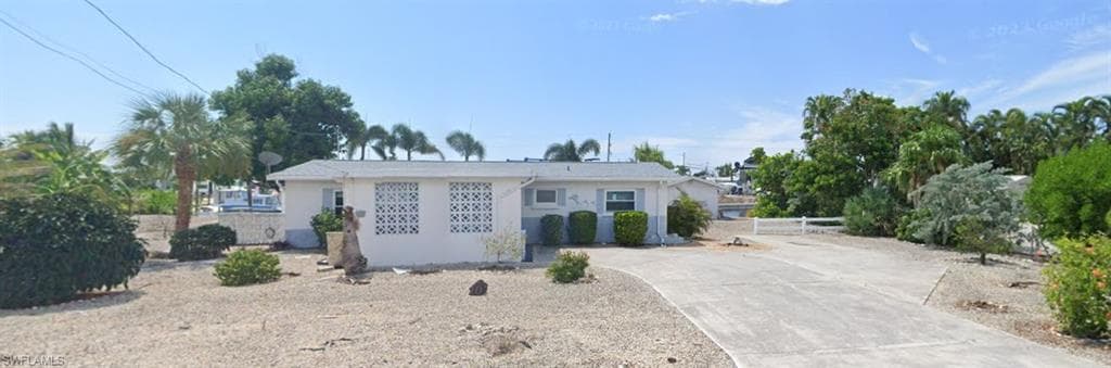 3435 Sea Holly Ln, St. James City