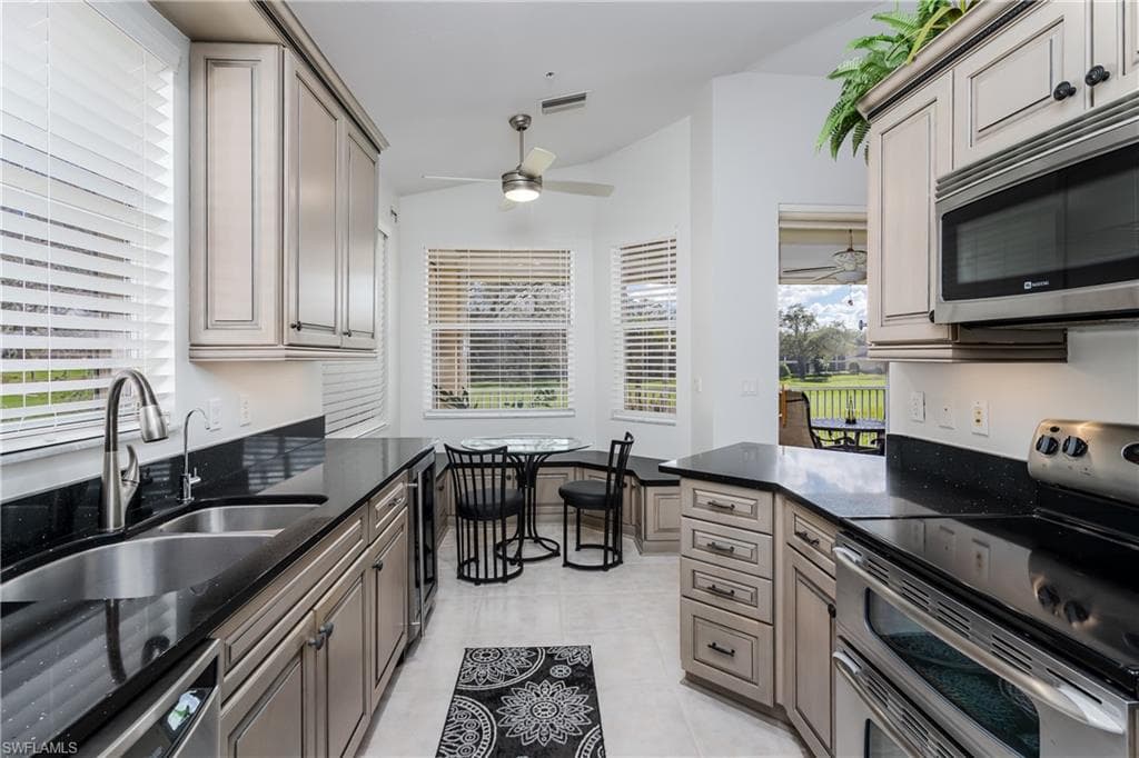 640 Lalique Cir #405, Naples