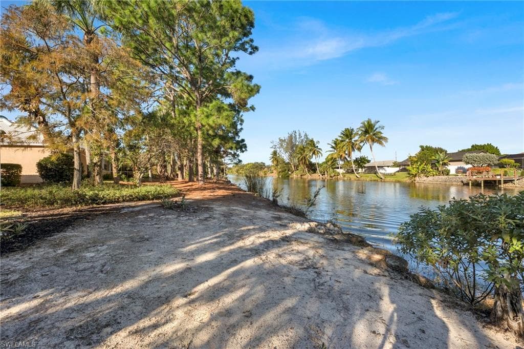3685 Yosemite Ct, Naples, photo 2