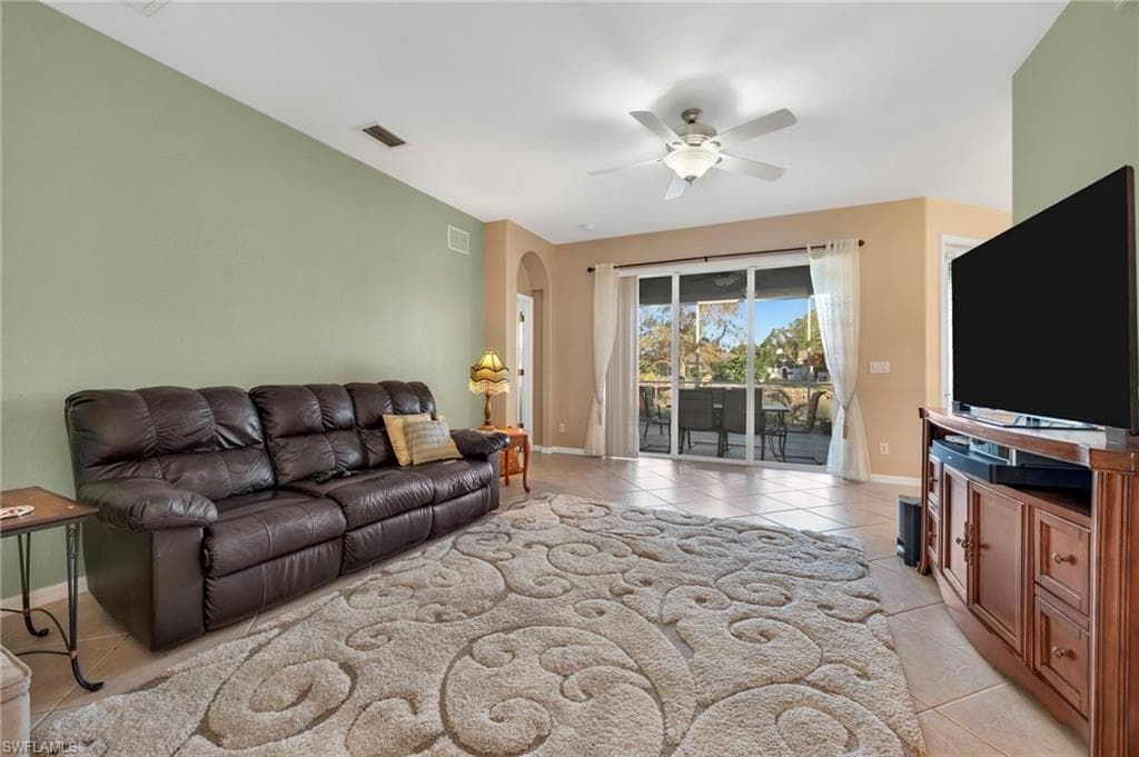 3685 Yosemite Ct, Naples, photo 3