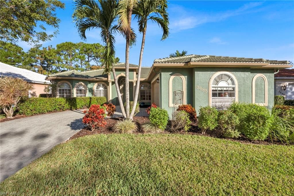 3685 Yosemite Ct, Naples