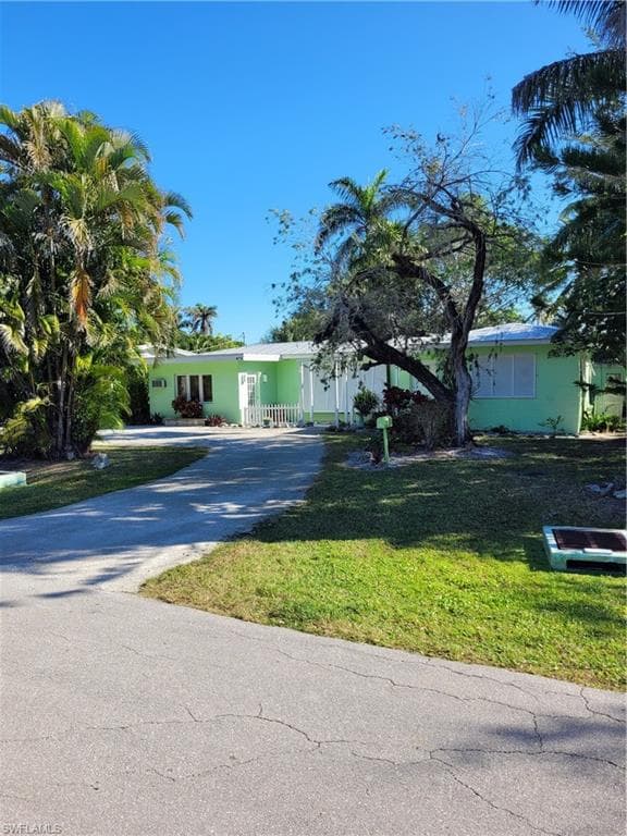 870 Forest Ave, Naples