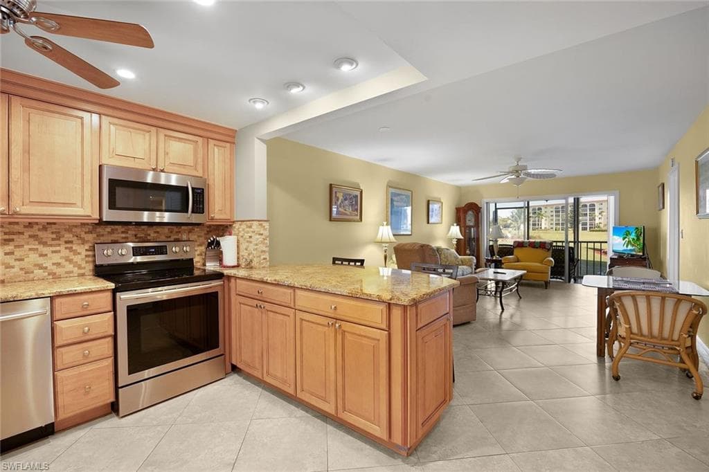 41 High Point Cir #107, Naples