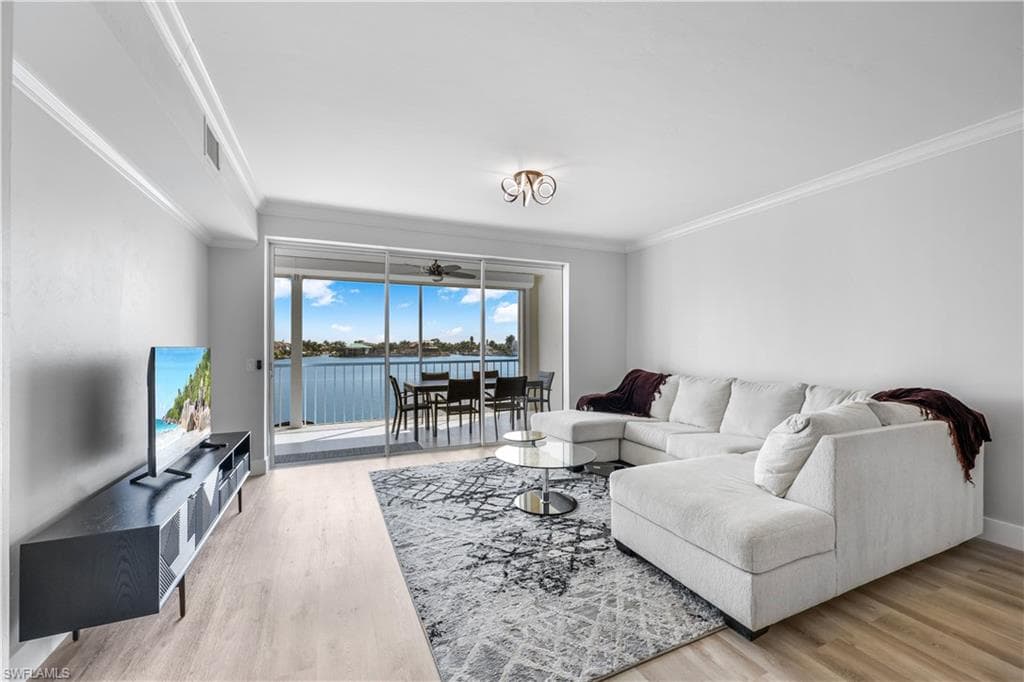 9700 Gulf Shore Dr #202, Naples
