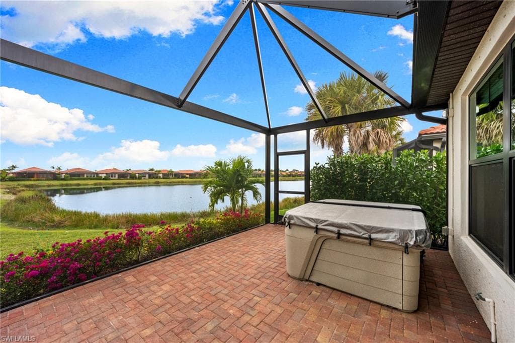 1511 Oceania Dr, Naples