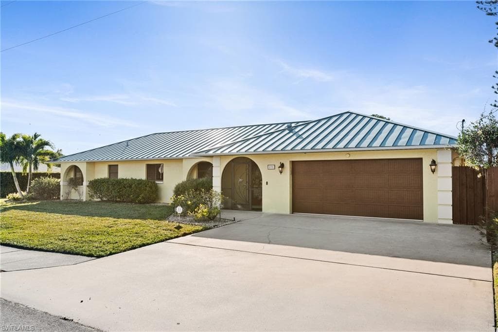 595 103rd Ave, Naples