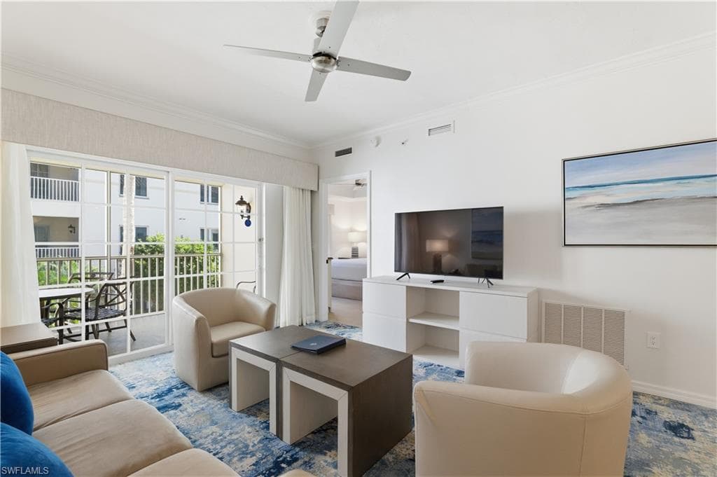 221 9th St #207, Naples, photo 3