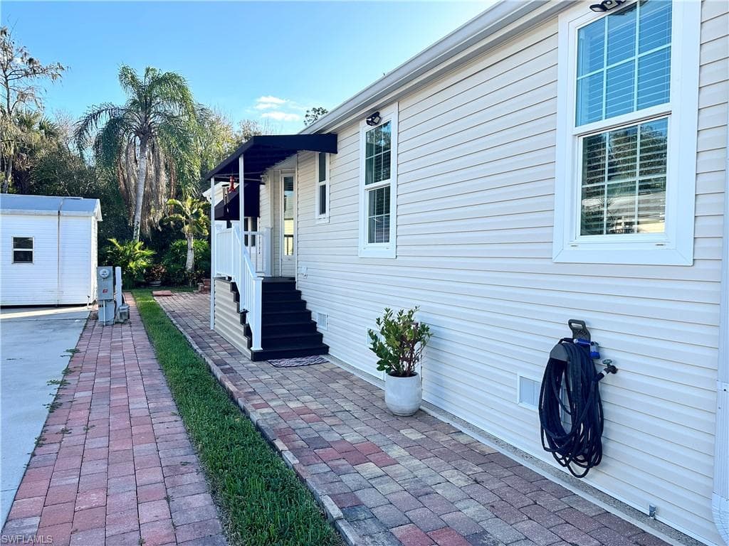1514 Diamond Lake Cir, Naples, photo 3
