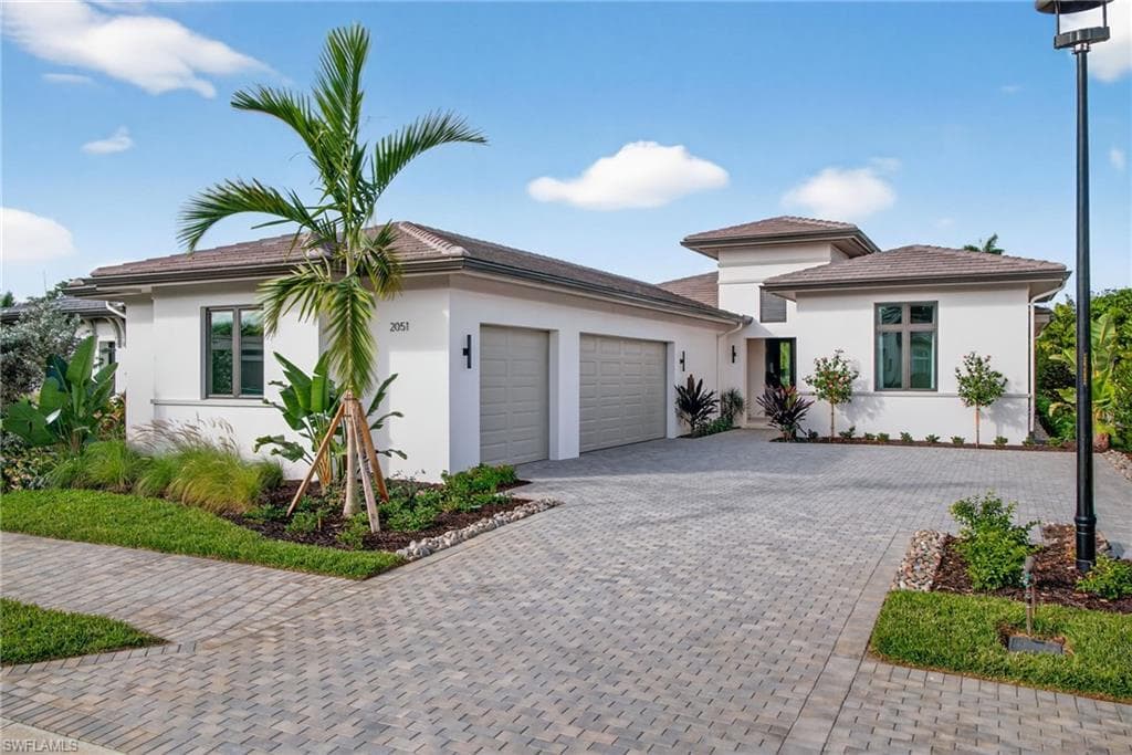 2051 Cambridge Park Dr, Orange Blossom